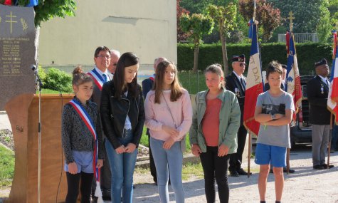 Cérémonie au monument aux Morts